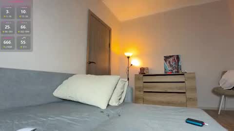 Kate online show from 12/18/25, 08:42