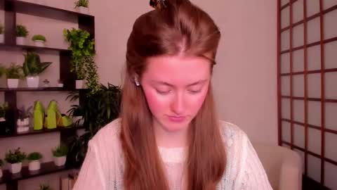 Kate online show from 09/19/25, 02:24