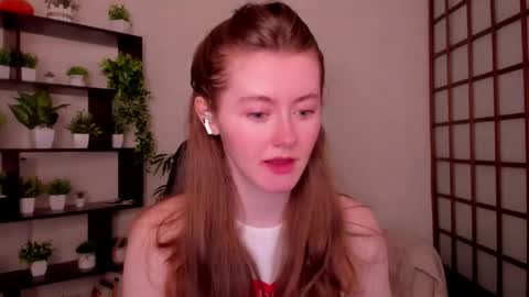 Snapshot of kate_cuddle chatting on 04/27/26, 02:42 Kate online show from 04/27/26, 02:42