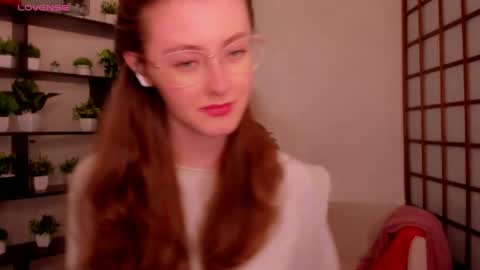 Snapshot of kate_cuddle chatting on 05/18/26, 02:40 Kate online show from 05/18/26, 02:40