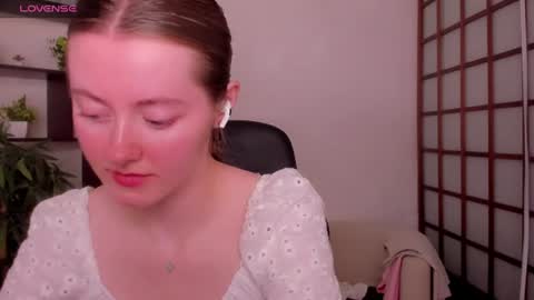 Snapshot of kate_cuddle chatting on 07/02/26, 02:44 Kate online show from 07/02/26, 02:44