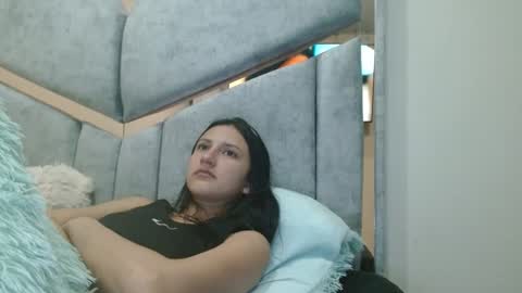 Snapshot of kate_davies chatting on 01/28/25, 03:15 kate online show from 01/28/25, 03:15