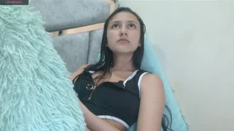 Snapshot of kate_davies chatting on 02/14/25, 02:28 kate online show from 02/14/25, 02:28