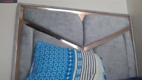 Snapshot of kate_davies chatting on 02/15/25, 08:33 kate online show from 02/15/25, 08:33