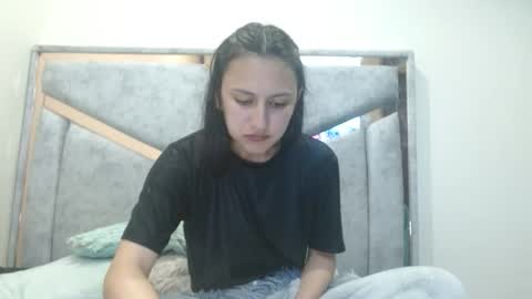 Snapshot of kate_davies chatting on 10/24/25, 12:19 kate online show from 10/24/25, 12:19