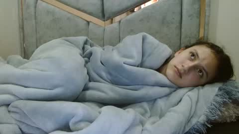 Snapshot of kate_davies chatting on 11/21/25, 11:58 kate online show from 11/21/25, 11:58