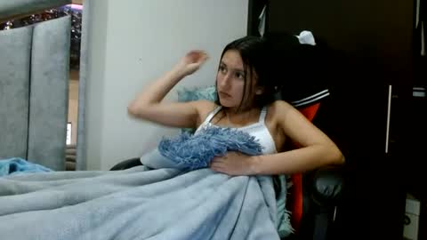 Snapshot of kate_davies chatting on 06/14/26, 12:30 kate online show from 06/14/26, 12:30
