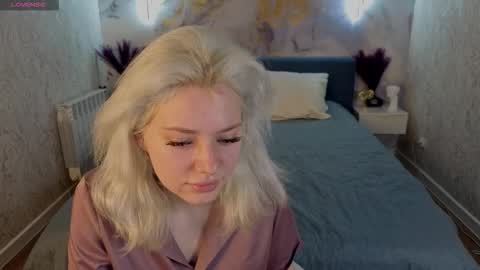 Snapshot of kate_krose chatting on 02/17/26, 01:13 Kate online show from 02/17/26, 01:13