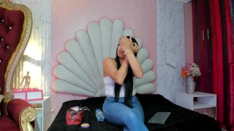 kate online show from 04/01/26, 03:09