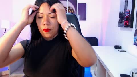 Kate  online show from 10/18/25, 11:11