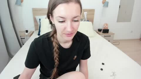 kate_redgar online show from 04/18/26, 10:41