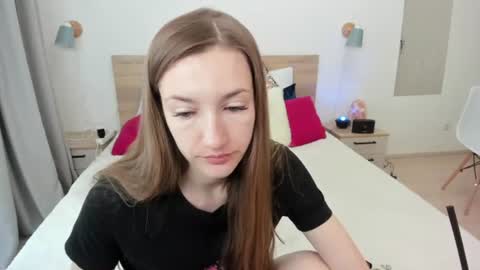 kate_redgar online show from 06/09/26, 02:39