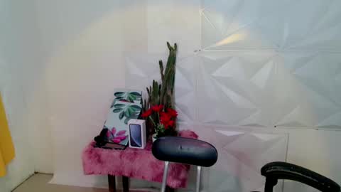 Kate online show from 12/19/24, 03:40