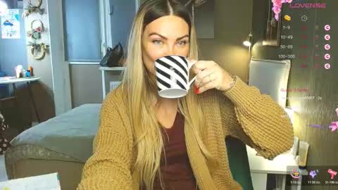 Therapist online show from 11/30/25, 04:11