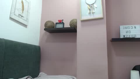 Kari online show from 12/01/25, 01:27