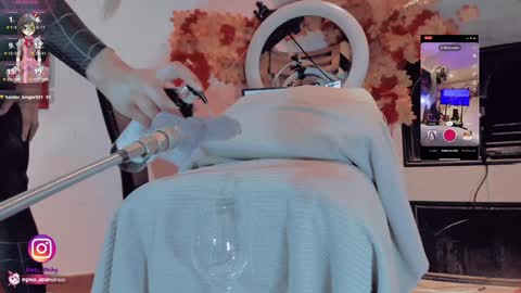 Snapshot of kate_yoshy chatting on 01/22/25, 01:42 kate the pink girl online show from 01/22/25, 01:42