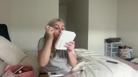 kateharperr online show from 12/14/25, 08:02