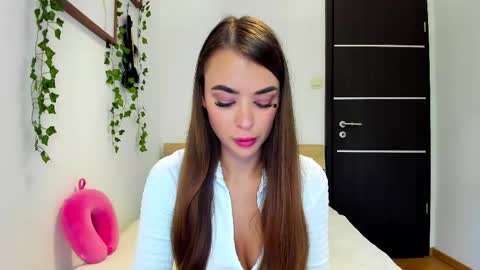 Kate new profile same me undercostruction online show from 10/05/25, 02:15