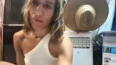 Katelin online show from 10/10/25, 03:38