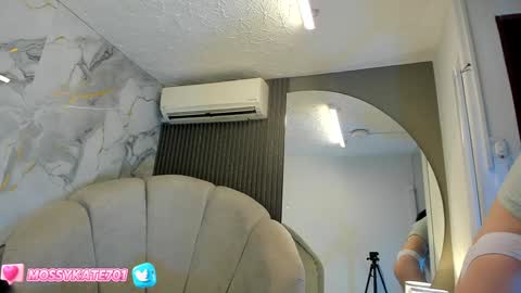 Im Katherine but call me Kate  online show from 02/05/25, 12:06