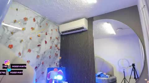 Im Katherine but call me Kate  online show from 11/05/25, 12:27