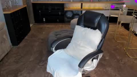 Snapshot of kateowens chatting on 03/12/25, 10:26 Kate Owens online show from 03/12/25, 10:26