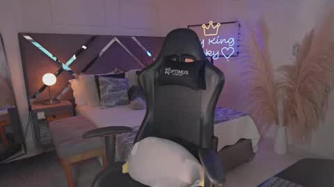 Snapshot of kateowens chatting on 11/04/25, 10:58 Kate Owens online show from 11/04/25, 10:58