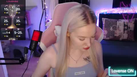 Lisa online show from 12/15/25, 12:48