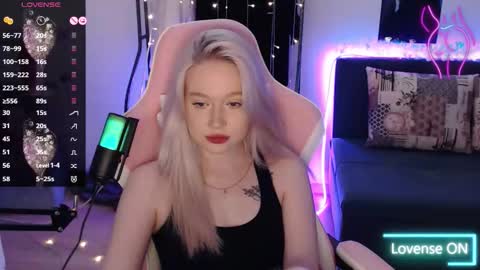 Lisa online show from 12/19/25, 03:24