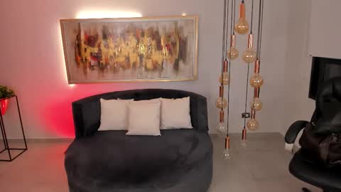 K A T E  online show from 12/18/25, 05:57