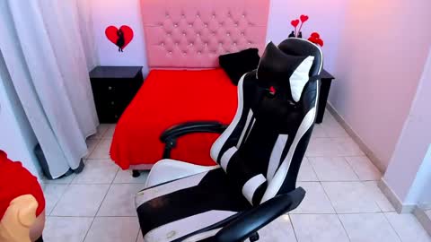 kate Tompson online show from 03/07/25, 04:22