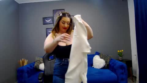 Kate online show from 01/31/25, 12:28