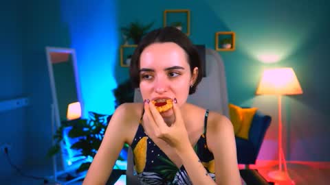 katewillows online show from 01/08/26, 04:04