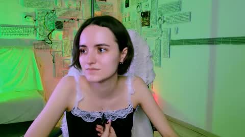 katewillows online show from 02/11/26, 04:17