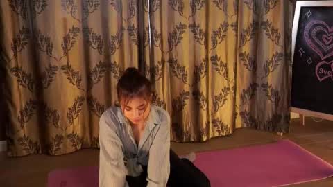 OLIVIA  online show from 04/21/26, 06:41