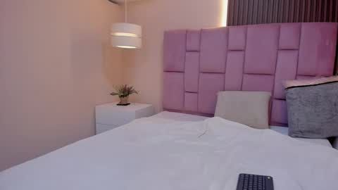   online show from 12/04/25, 11:41