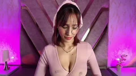 kathe_moore online show from 04/23/26, 12:51