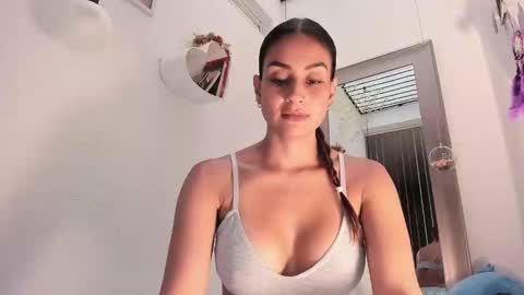 Snapshot of kathe_vergara chatting on 12/23/24, 04:17 kathe online show from 12/23/24, 04:17