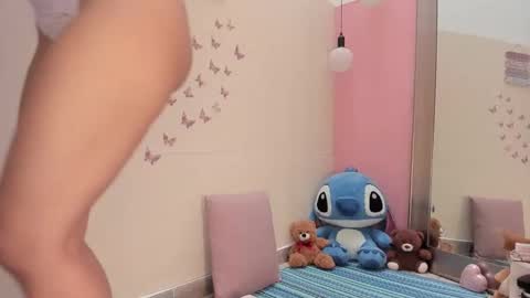 Snapshot of kathe_vergara chatting on 09/22/25, 07:49 kathe online show from 09/22/25, 07:49