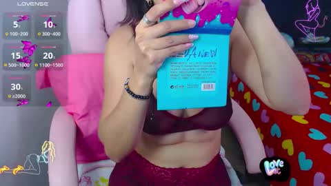 Snapshot of kathelatin4u chatting on 11/06/25, 12:44 kathelatin4u online show from 11/06/25, 12:44