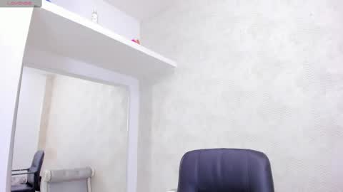 Snapshot of katherin_cruzz chatting on 02/21/25, 12:50 katherin online show from 02/21/25, 12:50