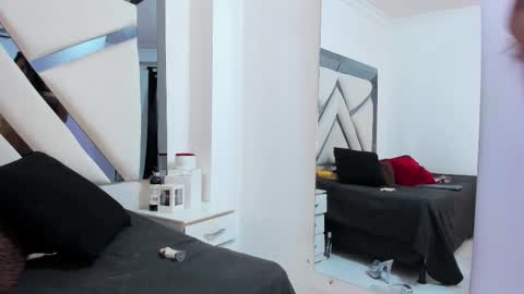 Snapshot of katherinefoster chatting on 09/10/25, 05:13 Katherine Foster online show from 09/10/25, 05:13