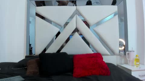 Katherine Foster online show from 04/15/26, 09:37