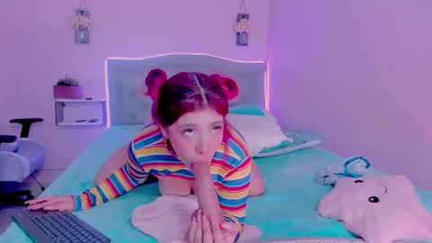 Snapshot of kathia_saenz chatting on 12/18/24, 10:40 Kathia  online show from 12/18/24, 10:40