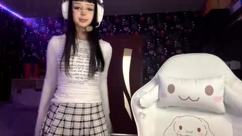 Snapshot of kathimatayoshi chatting on 02/19/26, 03:19 Luna online show from 02/19/26, 03:19