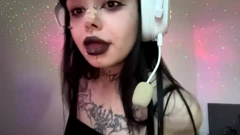 Luna online show from 04/01/26, 03:31