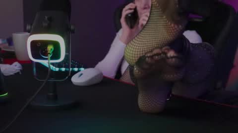 Snapshot of kathleen_frost chatting on 12/19/24, 06:23 kathleen_frost online show from 12/19/24, 06:23