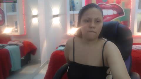 Snapshot of kati_momy chatting on 12/01/25, 02:22 kati online show from 12/01/25, 02:22