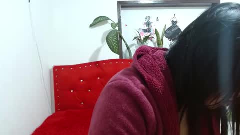 Snapshot of katia_collins chatting on 01/06/25, 09:52 Katia collins online show from 01/06/25, 09:52