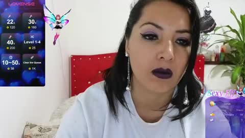 Snapshot of katia_collins chatting on 02/19/25, 01:18 Katia collins online show from 02/19/25, 01:18